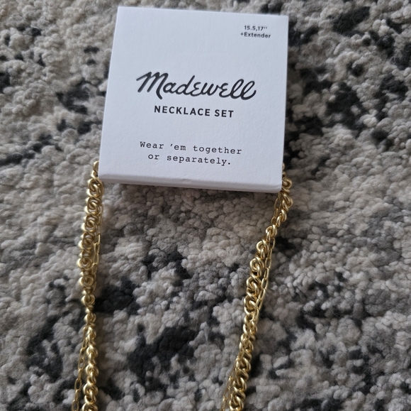 MADEWELL Necklace Set Gold Tone Chain Circle Charm NWT - Picture 2 of 4